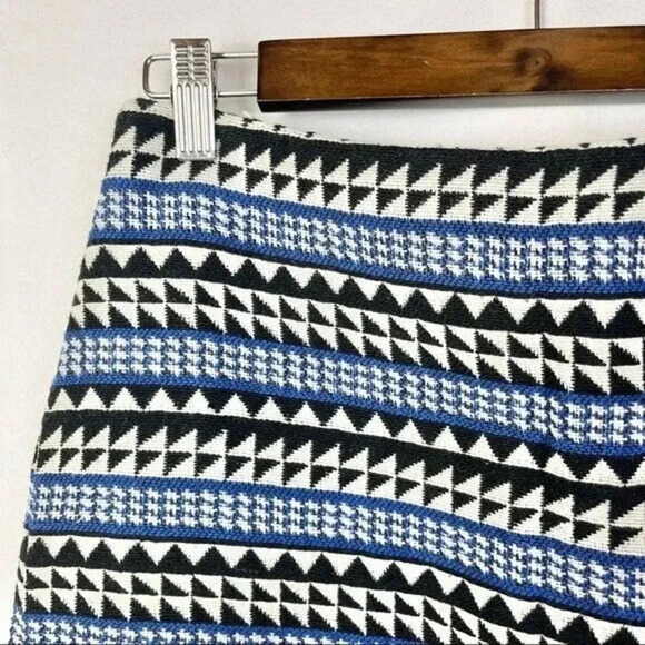 BCBG Blue & White Printed Knit Side Slit Mini Skirt 6 - Picture 4 of 5